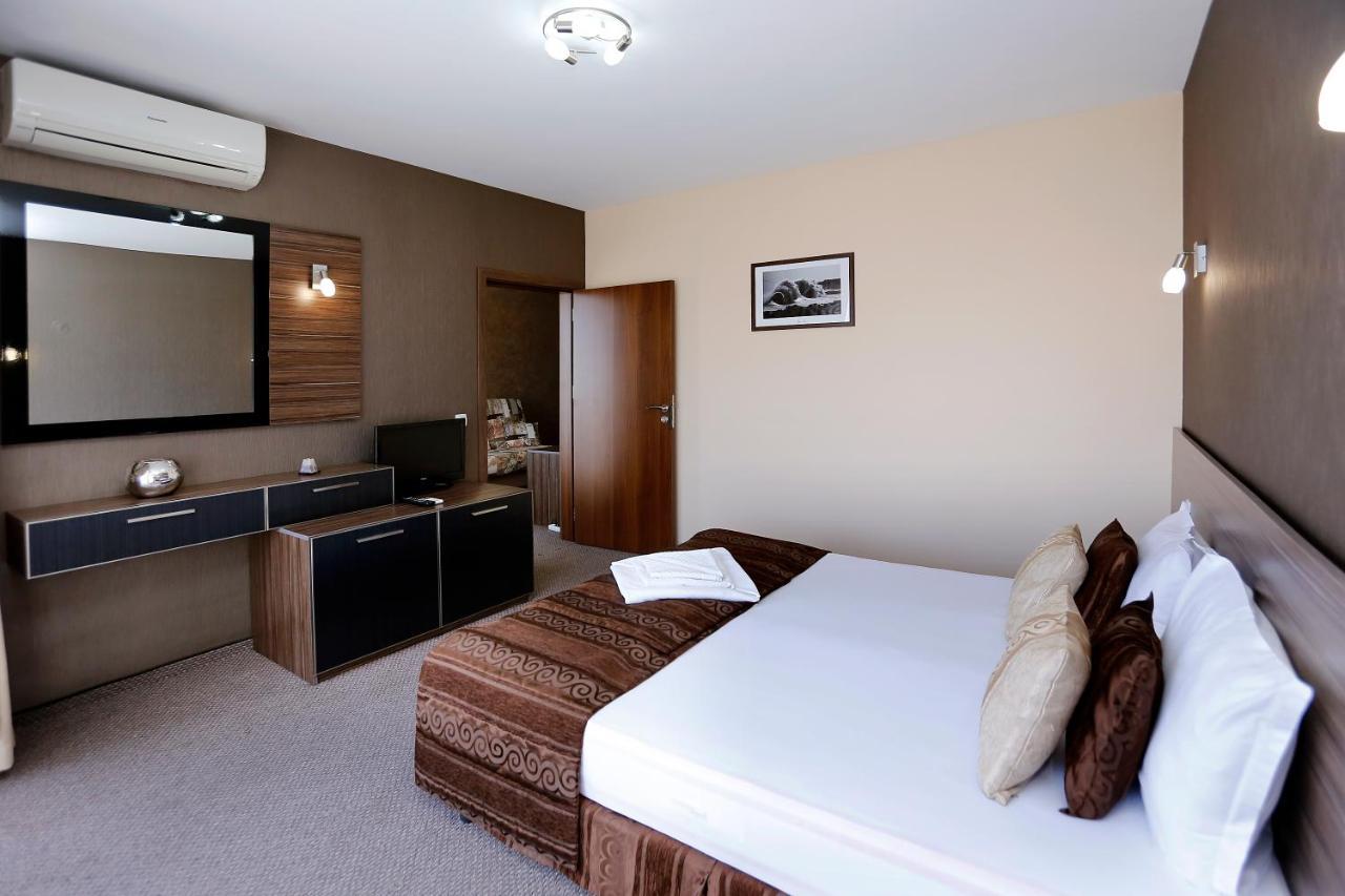 Coral Hotel Pomorie Exterior photo